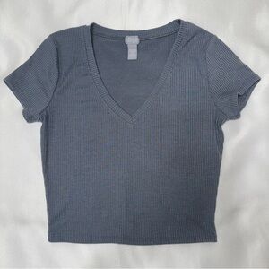 Tilly’s top size medium cropped v-neck‎ blue